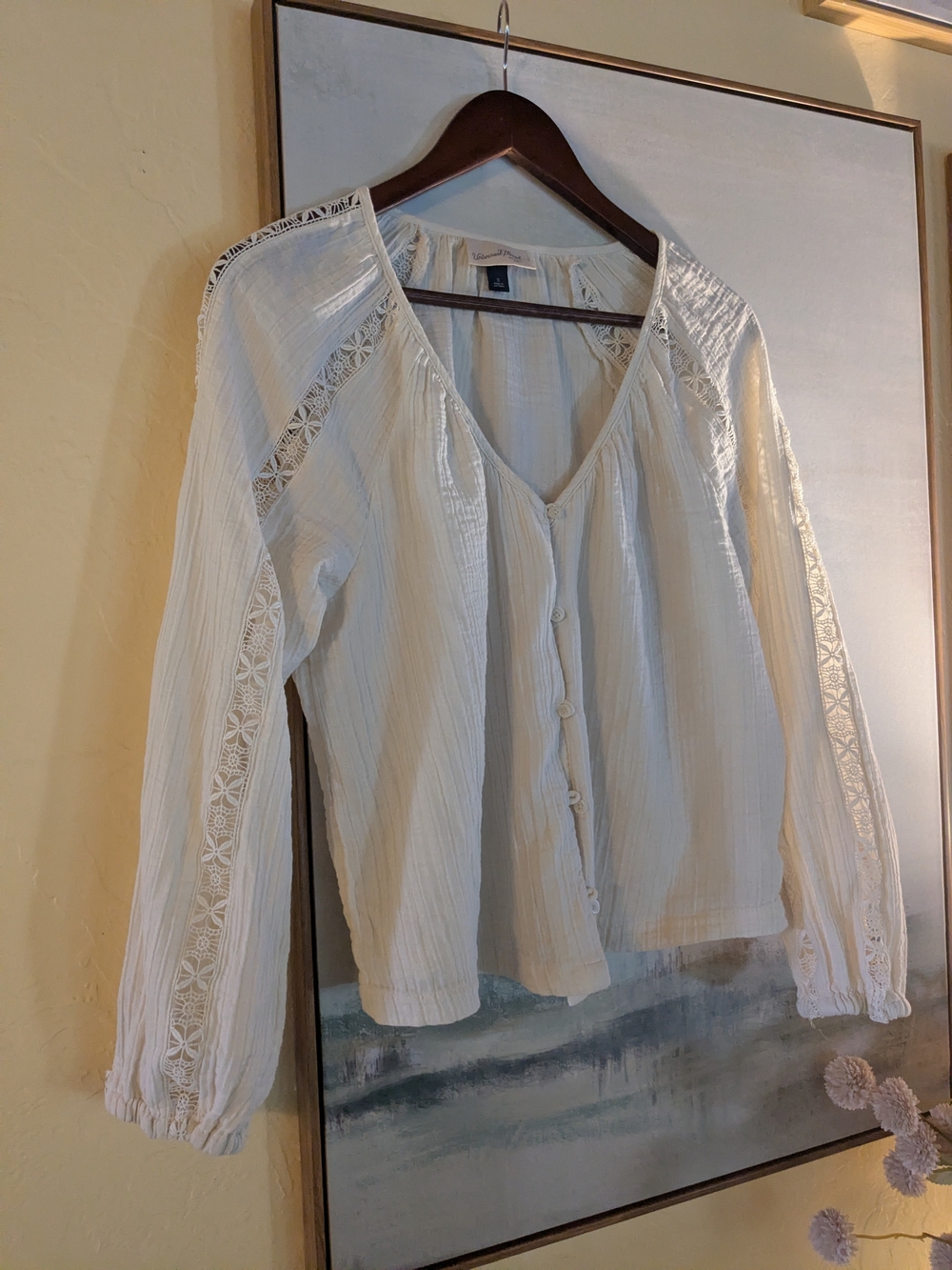 Universal Threads Women’s Cream Button-Front Boho Blouse Size Small